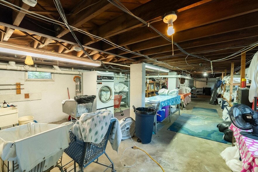 More Photos Of 382 Main St, Falmouth Hotel For Sale