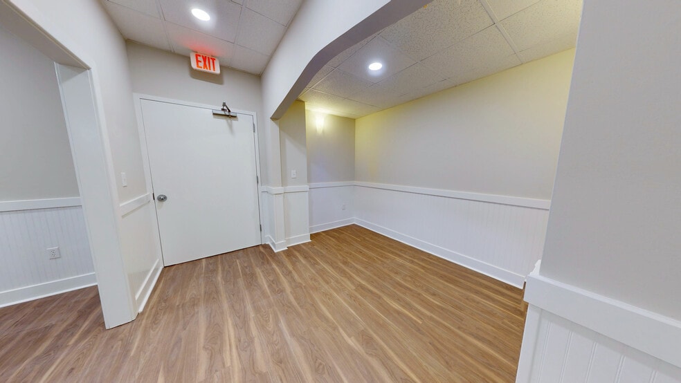 More Photos Of 130 N Gross Rd, Kingsland Medical For Sale