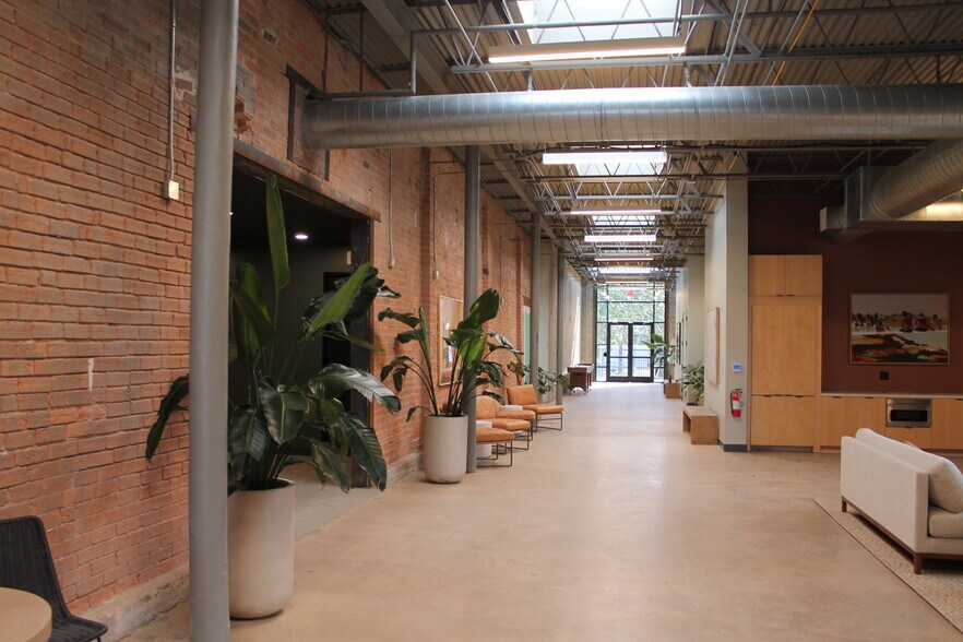 More Photos Of 4320 Main St, Dallas Loft Creative Space For Sale