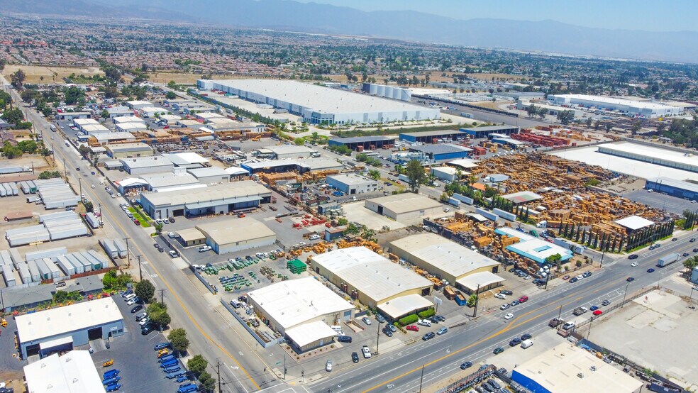 More Photos Of 8335 Beech Ave, Fontana Warehouse For Lease
