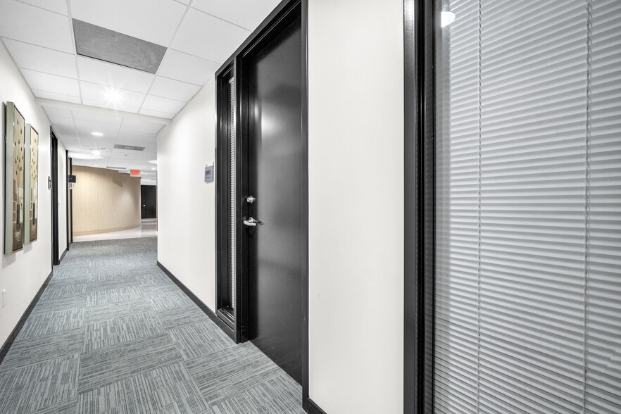 More Photos Of 399 NW 2nd Ave, Boca Raton Office For Lease