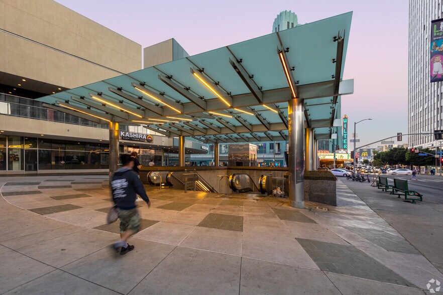 More Photos Of 3785 Wilshire Blvd, Los Angeles Apartments For Lease