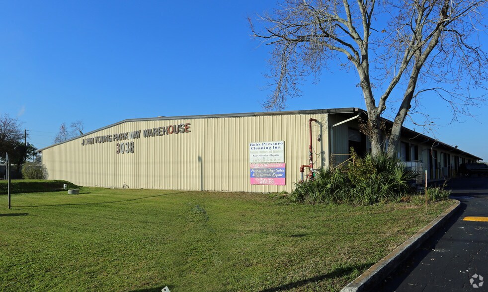 More Photos Of 3038 N John Young Pky, Orlando Warehouse For Lease