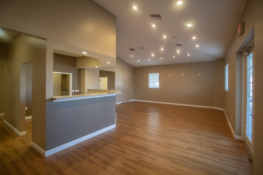 More Photos Of 970 Kings Hwy, Port Charlotte Office For Lease