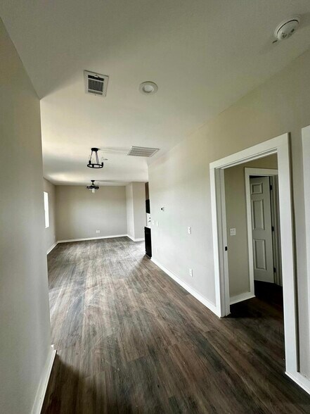 More Photos Of 1807 Logan Ave, Knoxville Apartments For Sale