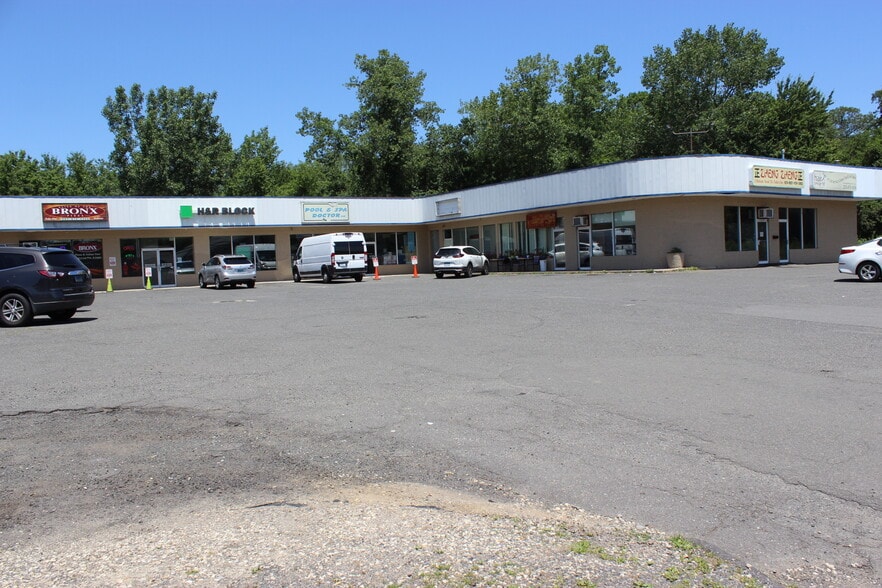 More Photos Of 1457 Meriden Rd, Wolcott Storefront Retail Office For Sale