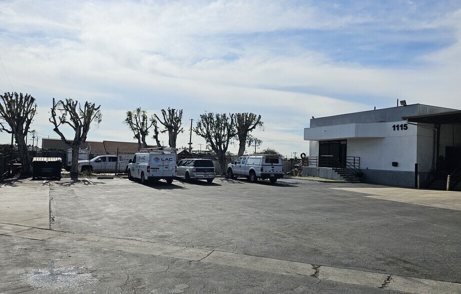 More Photos Of 1115 S Taylor Ave, Montebello Truck Terminal For Lease