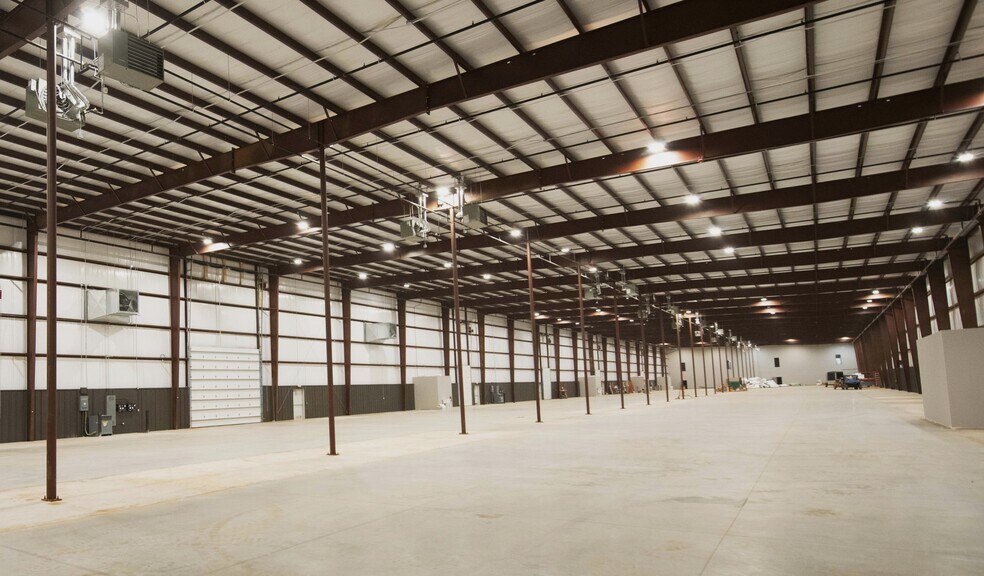 More Photos Of 900 Athena Dr, Athens Flex For Lease