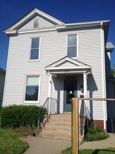 More Photos Of 232 S Buchanan St, Edwardsville Office Residential For Lease