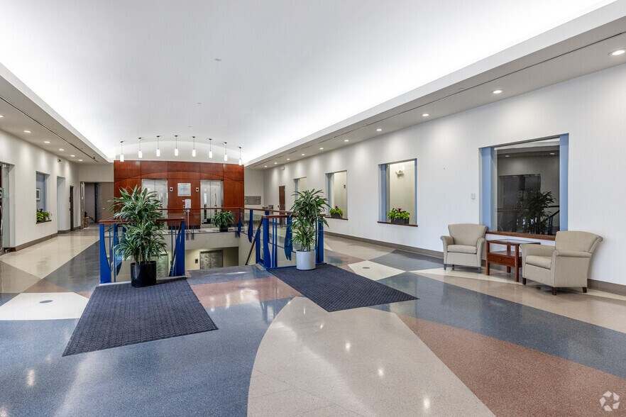 More Photos Of 221 3rd Ave SE, Cedar Rapids Unknown For Lease