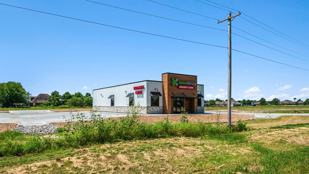 More Photos Of 5688 E 146th St N, Collinsville General Retail For Sale