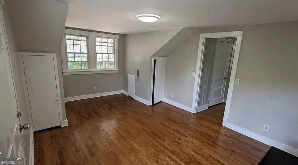 More Photos Of 305 S Walnut St, Greensboro Apartments For Sale