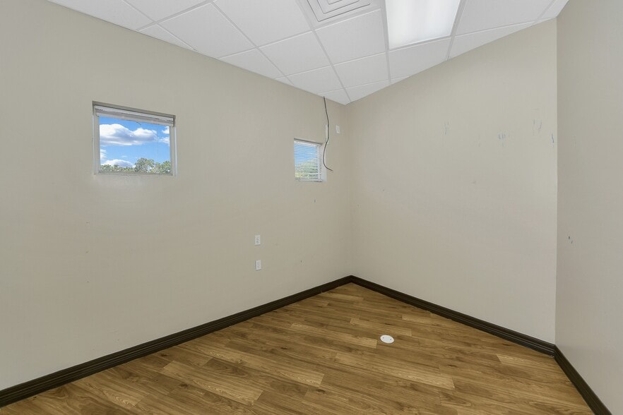 More Photos Of 2628 Matlock Rd, Arlington Medical For Sale