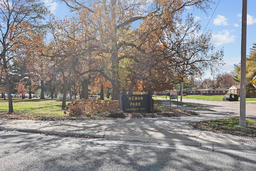 More Photos Of 7255 Olive Blvd, Saint Louis General Retail For Sale