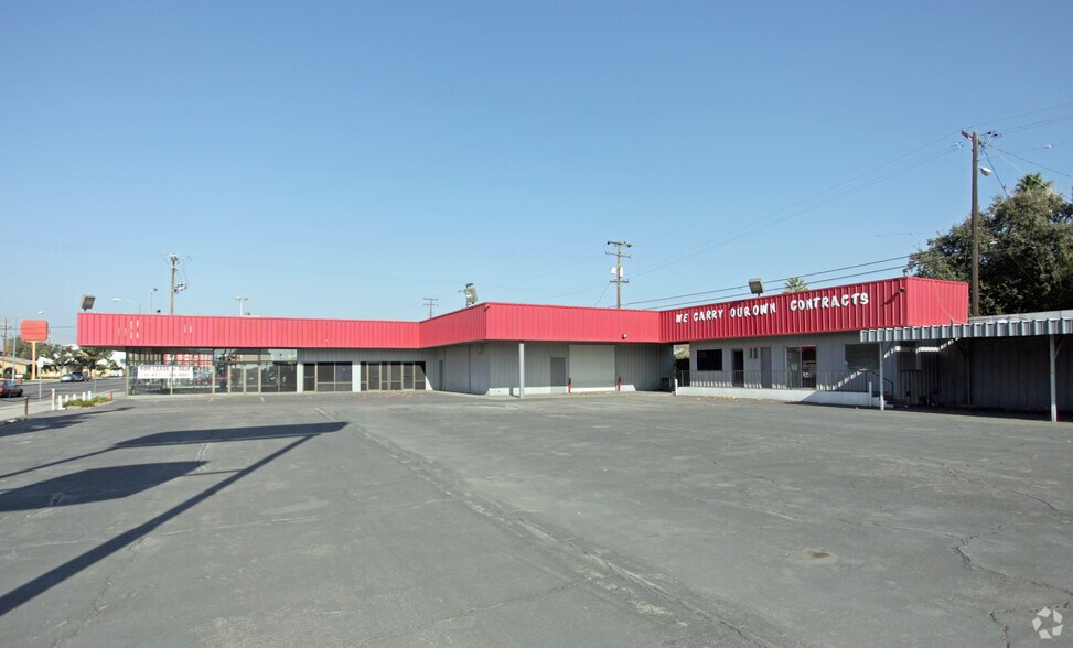 More Photos Of 276 N Abby St, Fresno Auto Dealership For Sale