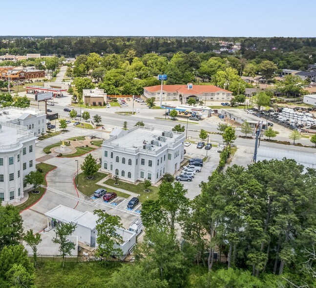 More Photos Of 815 W Davis St, Conroe Office For Sale