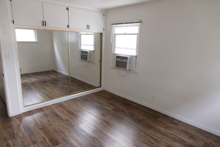 More Photos Of 16011 Victory Blvd, Van Nuys Apartments For Sale