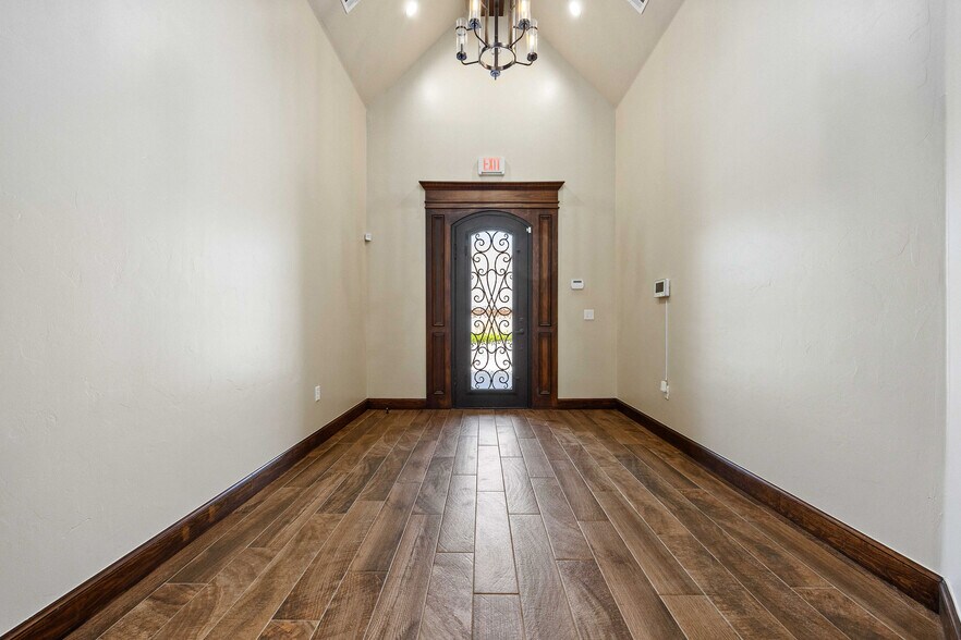 More Photos Of 2616 Covell Village Dr, Edmond Medical For Lease