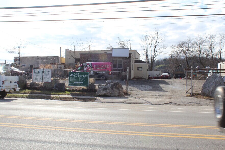 More Photos Of 5112 Umbria St, Philadelphia Light Manufacturing For Lease