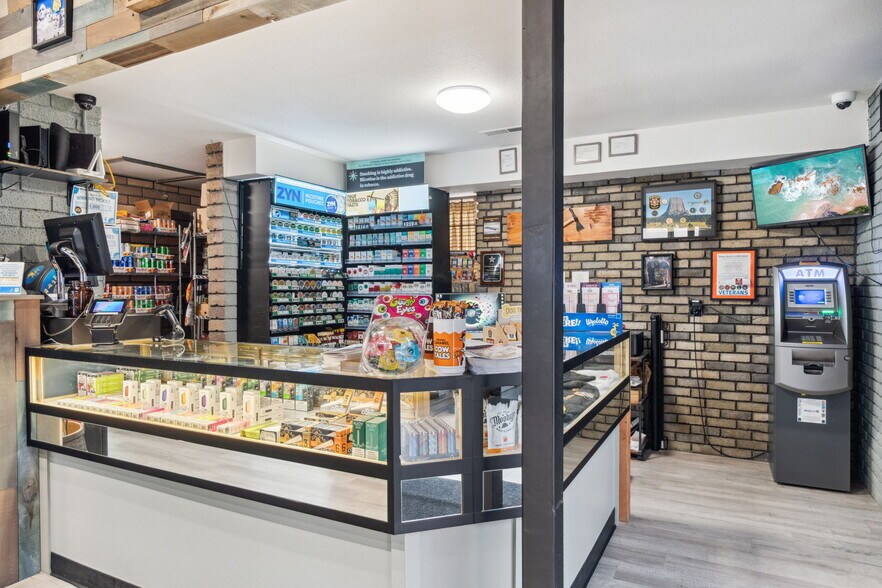 More Photos Of 901 W Pershing Blvd, Cheyenne Service Station For Sale