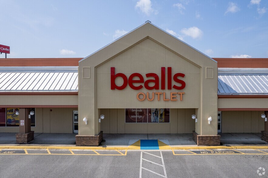 More Photos Of 6000 Lake Gray Blvd, Jacksonville Storefront For Lease