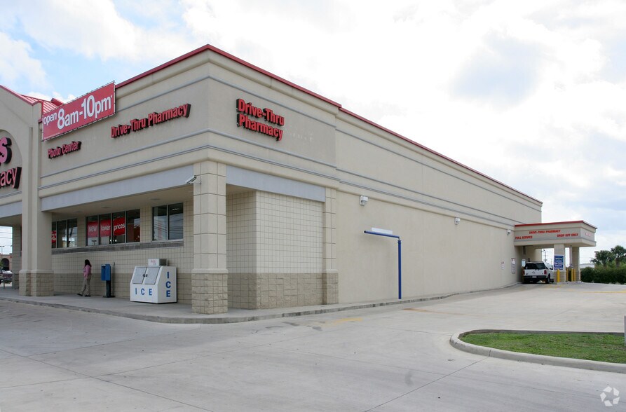 More Photos Of 9285 Culebra Rd, San Antonio Drugstore For Lease