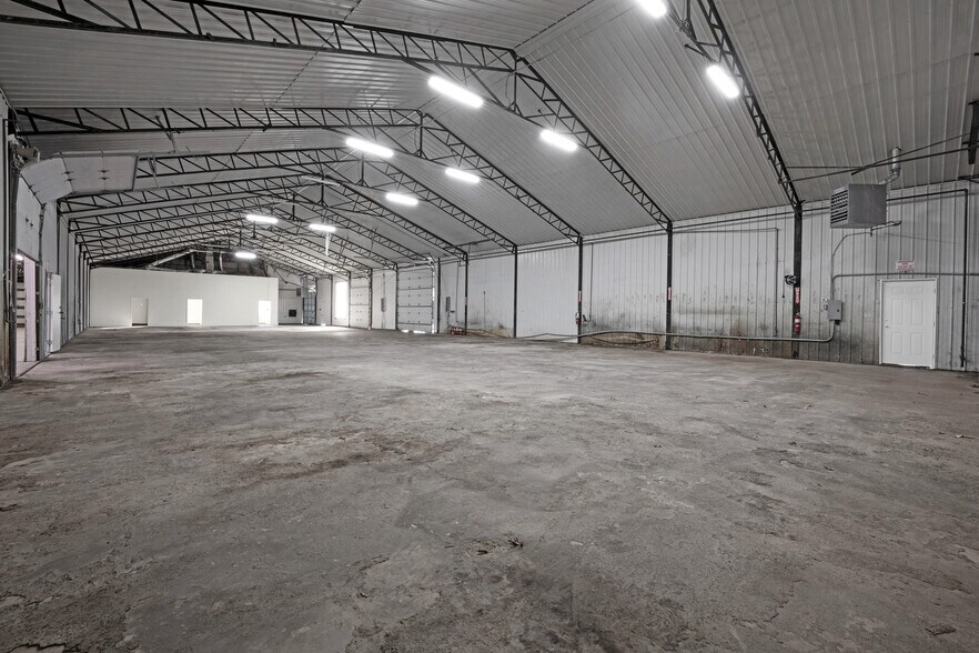 More Photos Of 31197 Wingate Rd, Sedalia Flex For Lease