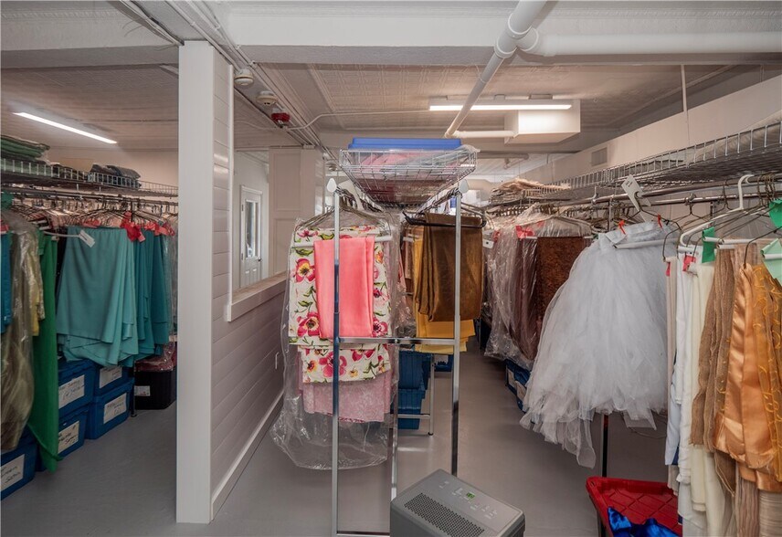 More Photos Of 130-132 Spring St, Newport Apartments For Sale