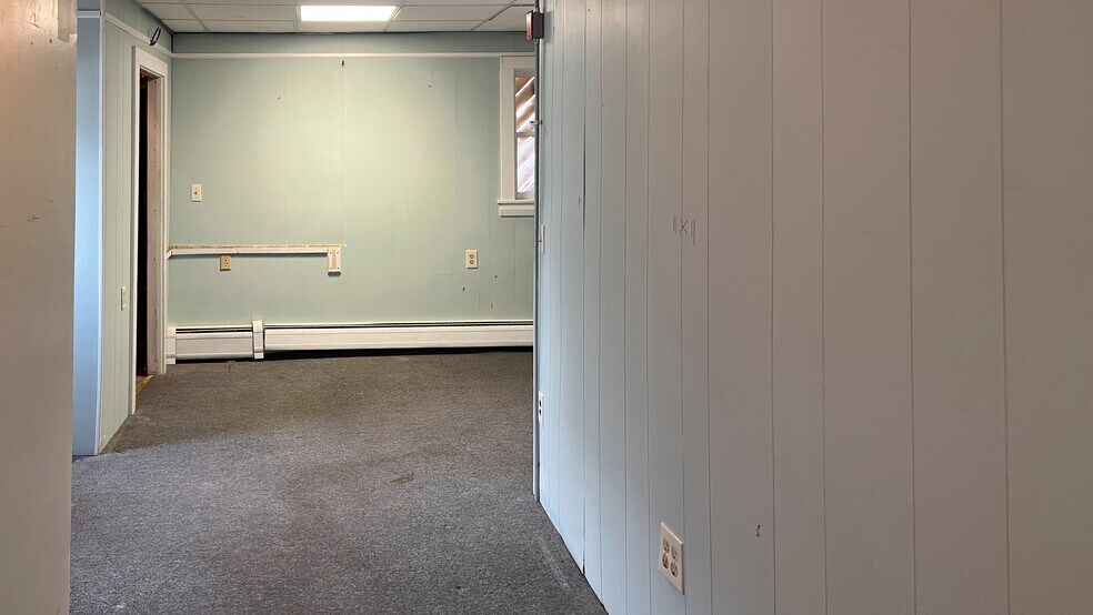 More Photos Of 606 Main St, Hyannis Restaurant For Lease