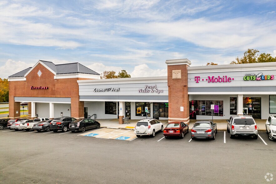 More Photos Of 21800 Town Center Plz, Sterling Unknown For Lease