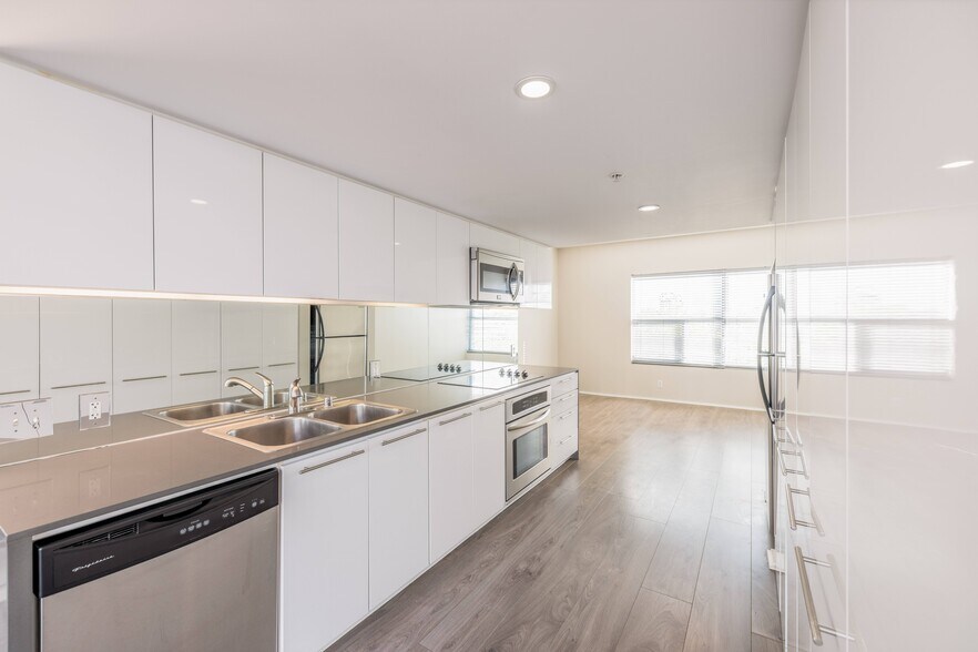 More Photos Of 2015 Hancock St, San Diego Apartments For Sale