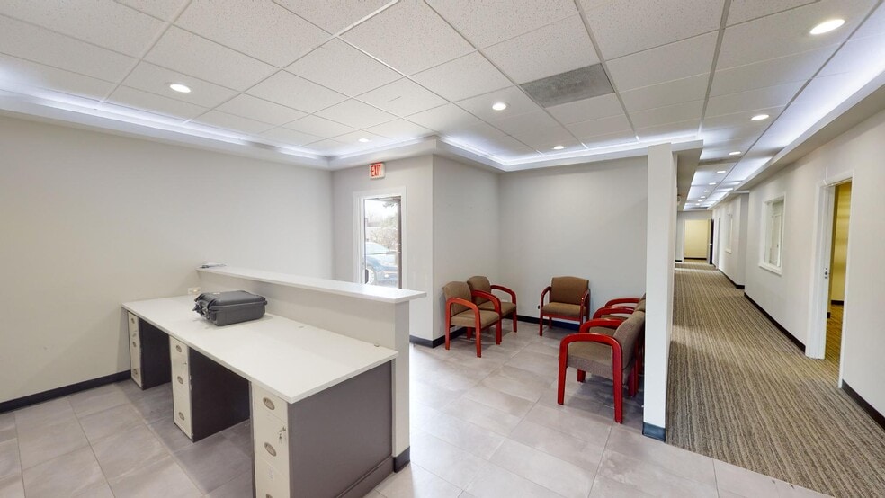 More Photos Of 415 W Golf Rd, Arlington Heights Medical For Lease