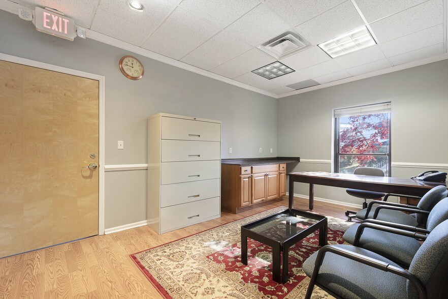 More Photos Of 188 E Bergen Pl, Red Bank Office For Sale