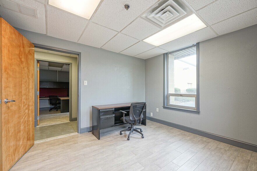 More Photos Of 49 Ironside Ct, Willingboro Manufacturing For Lease