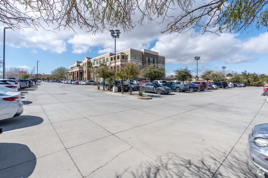 More Photos Of 42135 10th St W, Lancaster Medical For Lease