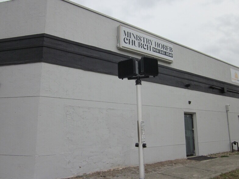 More Photos Of 6011-6025 103rd St, Jacksonville Unknown For Lease