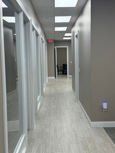 More Photos Of 3195 Dowlen Rd, Beaumont Storefront For Lease
