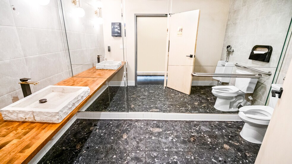 More Photos Of 5716 E 2nd St, Long Beach Restaurant For Sale