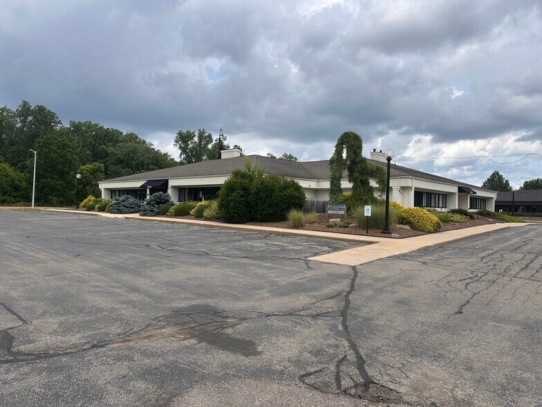 Primary Photo Of 1621 44th St SW, Grand Rapids Medical For Sale