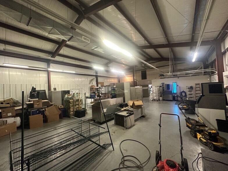 More Photos Of 316 W 6th St, Junction City Restaurant For Sale