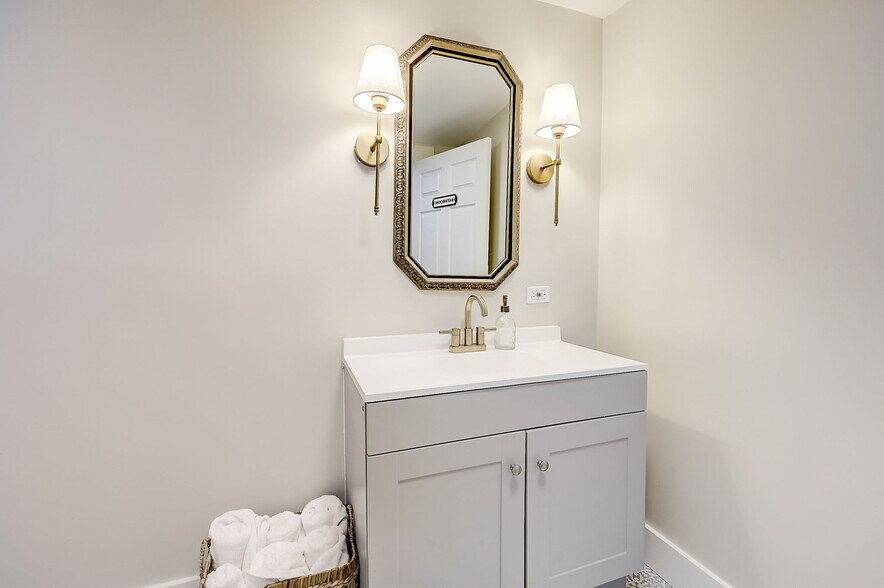 More Photos Of 404 S Ridgewood Ave, Daytona Beach Apartments For Sale