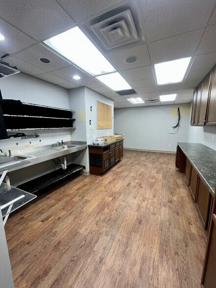 More Photos Of 1250-1270 N Westhill Blvd, Appleton Freestanding For Lease