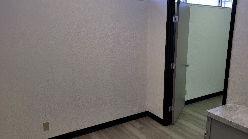 More Photos Of 2322 Butano Dr, Sacramento Medical For Lease