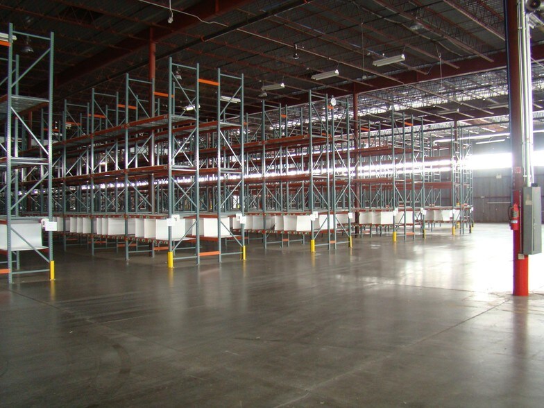 More Photos Of 1700 Wynne Ave, Saint Paul Manufacturing For Lease