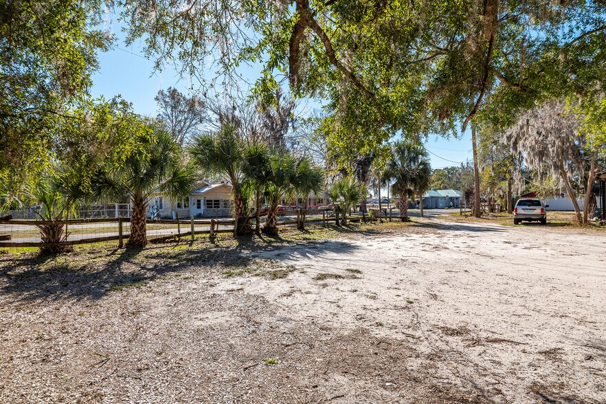 More Photos Of 1007 25th St, Ocala General Retail For Sale