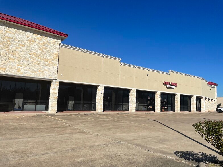 More Photos Of 9710 S Kirkwood Rd, Houston Unknown For Lease