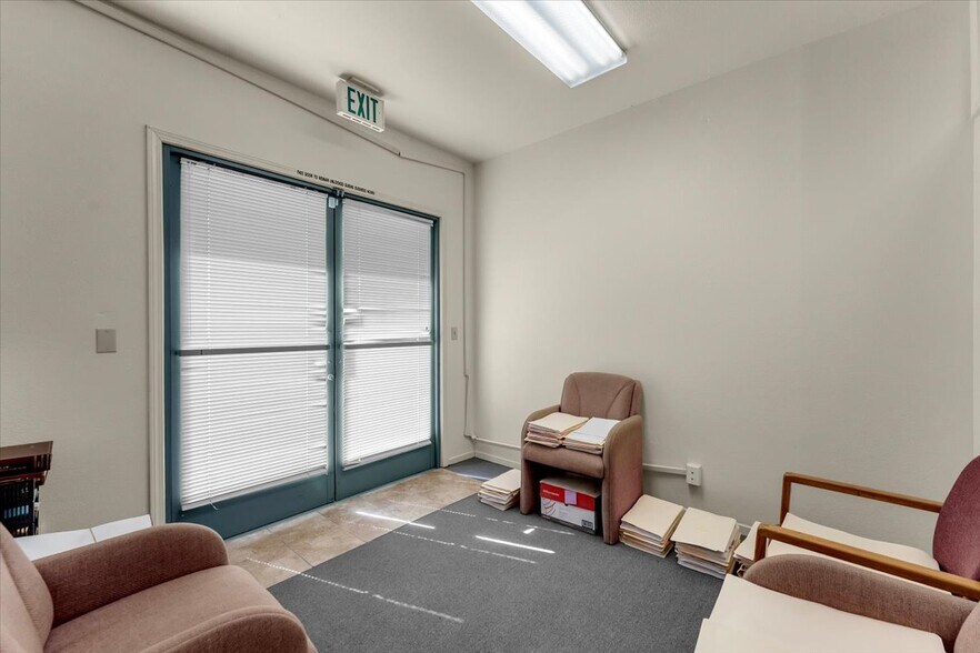 More Photos Of 1551 Hartnell Ave, Redding Office For Lease