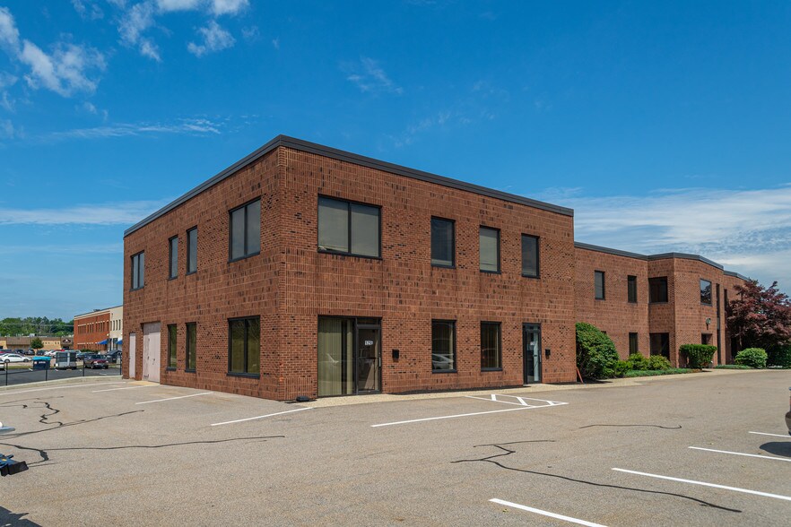 More Photos Of 129-147 Morgan Dr, Norwood Flex For Sale