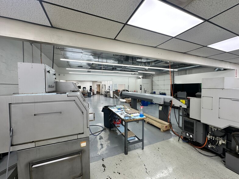 More Photos Of 2214 W Huntington Dr, Tempe Warehouse For Lease