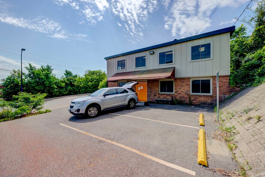 More Photos Of 800 N 42nd Ave, Minneapolis Medical For Lease